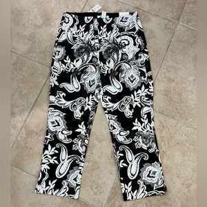 Cute Cute Cute! White House Black Paisley Pants